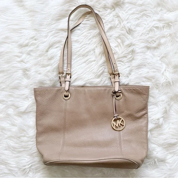 Micheal Kors Tan Leather Tote Medium Size Purse - Picture 1 of 10